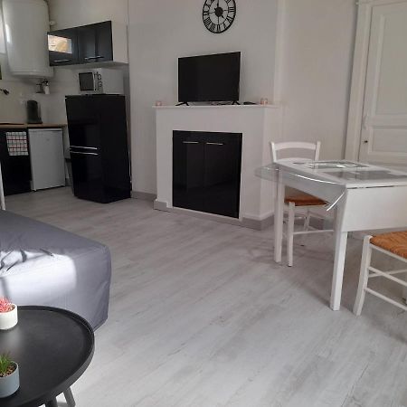Promo Studio Wi-Fi A Courseulles-Sur-Mer Au 1Er Etage Екстериор снимка